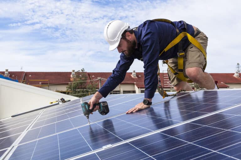 Les idées reçues sur les panneaux solaires au Luxembourg : Ce qui est vrai et faux