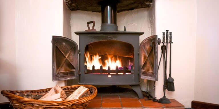 Combien de mètre carré, peut-on chauffer avec un poêle à bois de 7kw ?