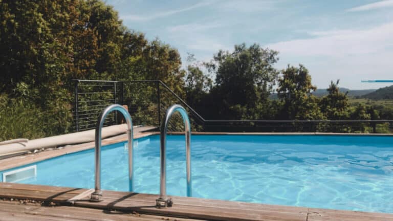 Comment sécuriser efficacement sa piscine en 2025 ?